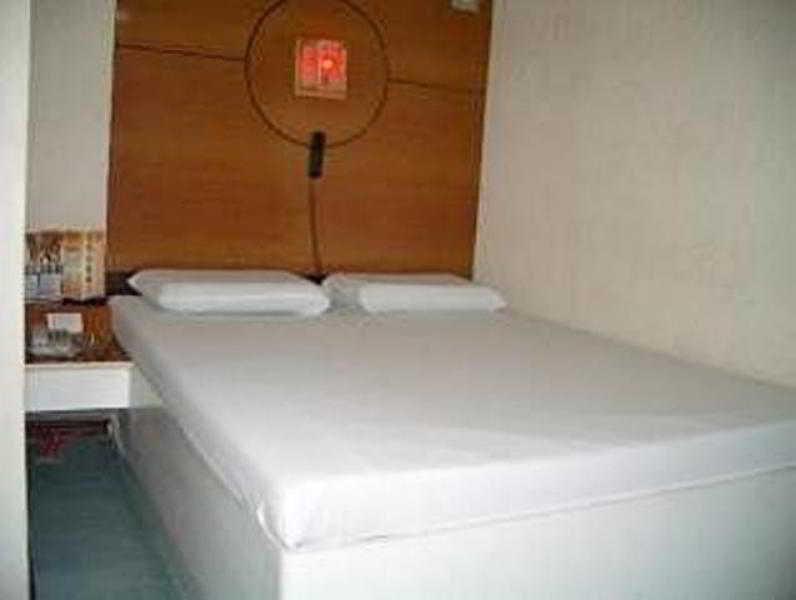 Hotel Sogo Edsa Caloocan Kültér fotó
