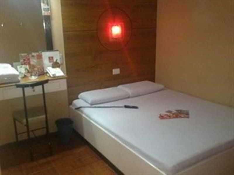 Hotel Sogo Edsa Caloocan Kültér fotó