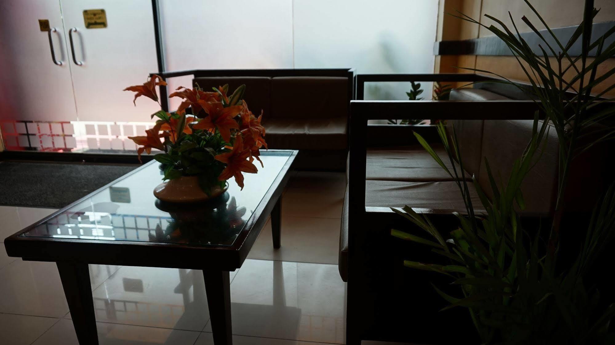 Hotel Sogo Edsa Caloocan Kültér fotó