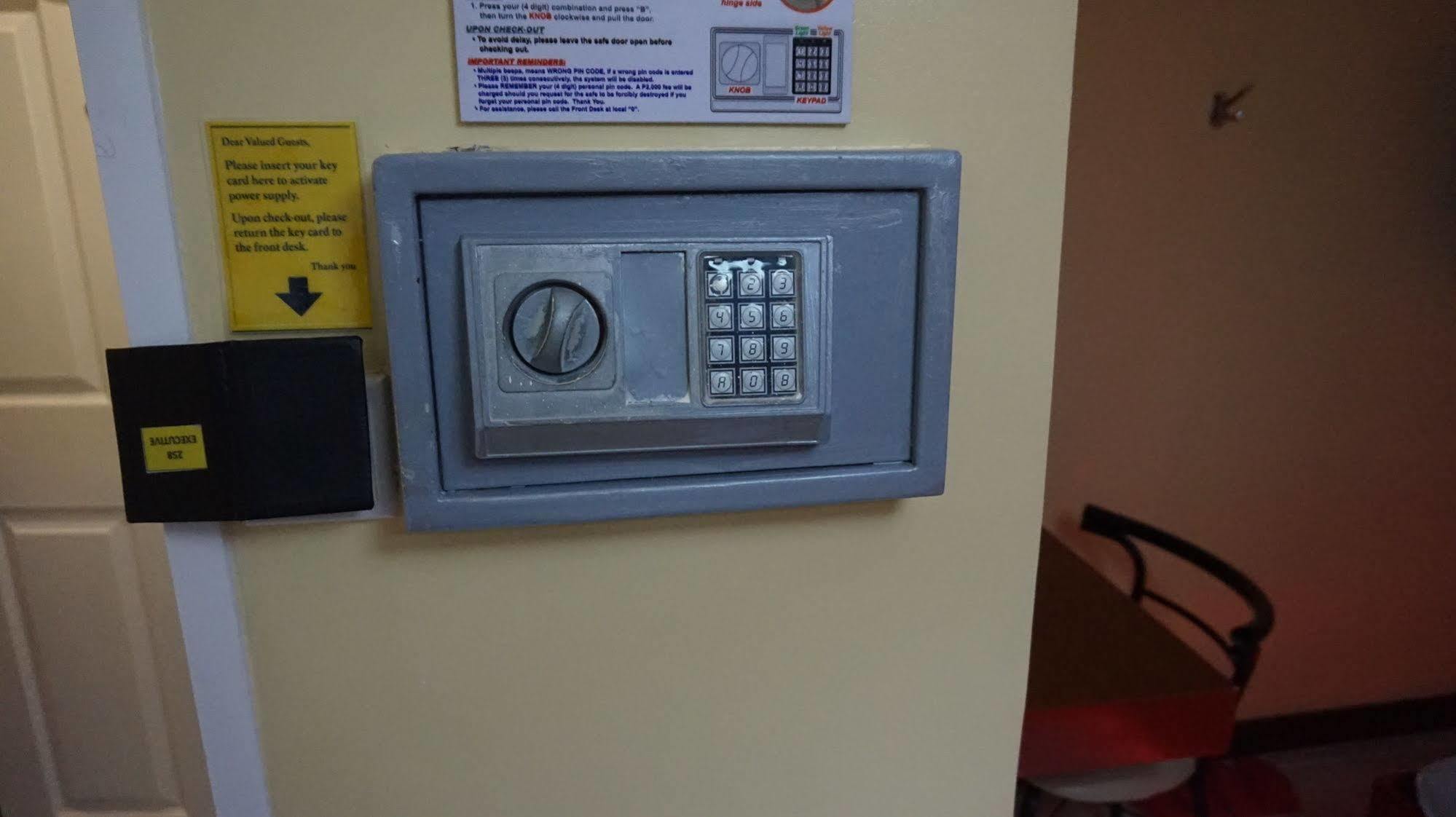 Hotel Sogo Edsa Caloocan Kültér fotó