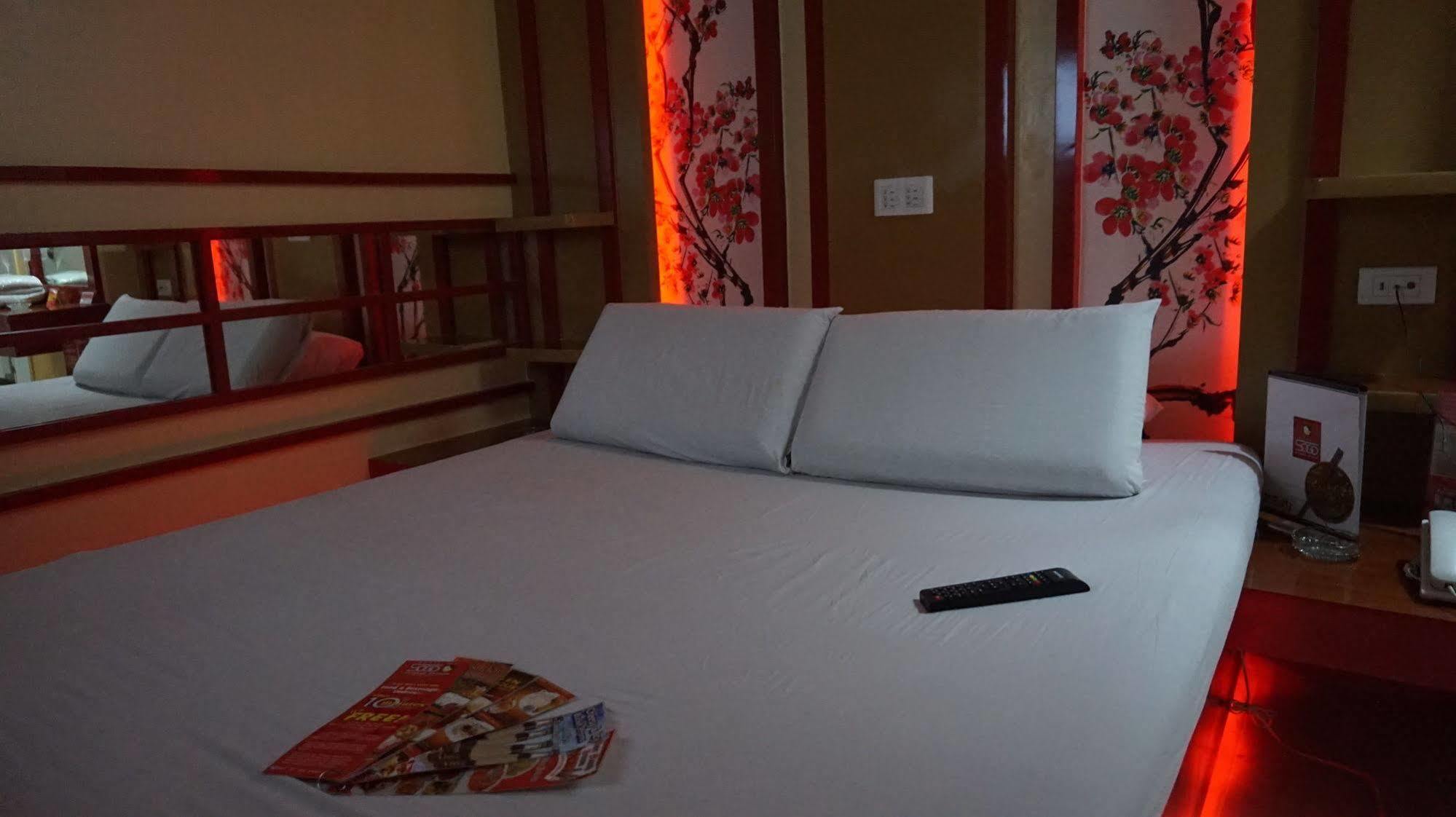 Hotel Sogo Edsa Caloocan Kültér fotó